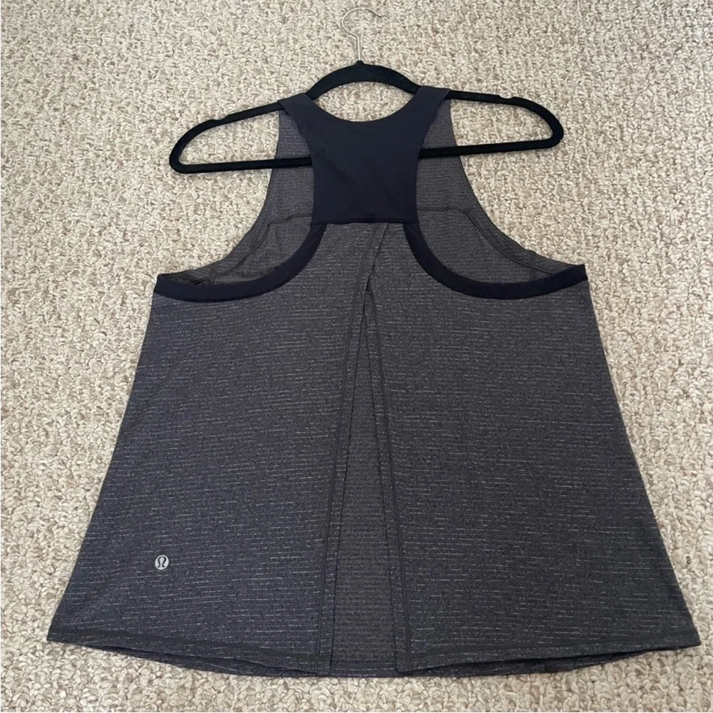 Lululemon Outfit Bundle – Clip-In Tank (6) & High-Rise Joggers (2) - Picture 15 of 16